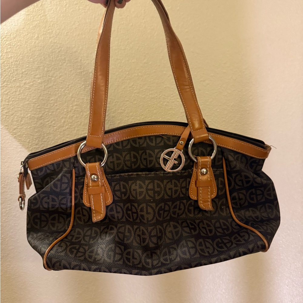 Elegant Black and Tan Shoulder Bag